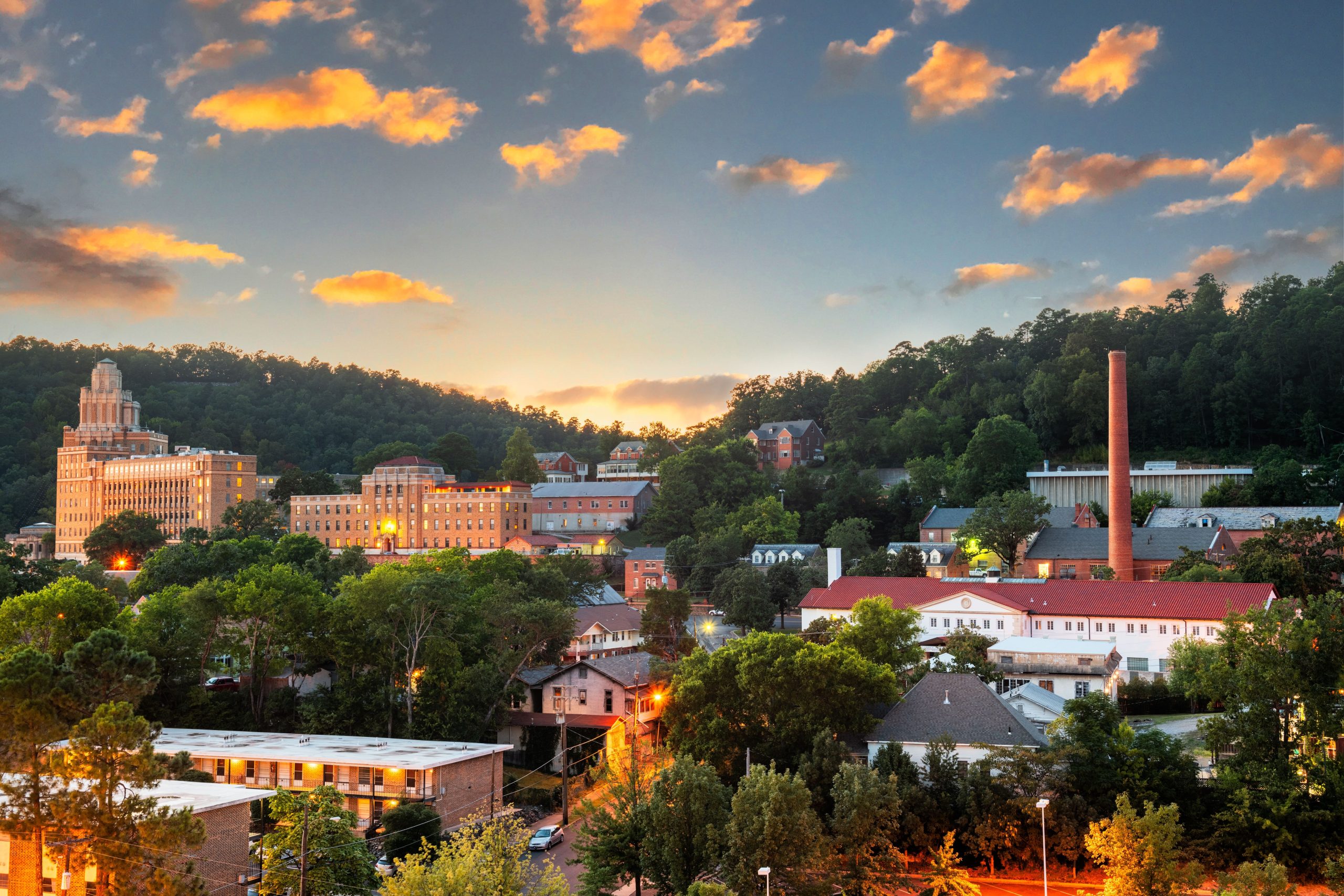 Hot Springs AR vs. Eureka Springs: Which One Is Right for You?