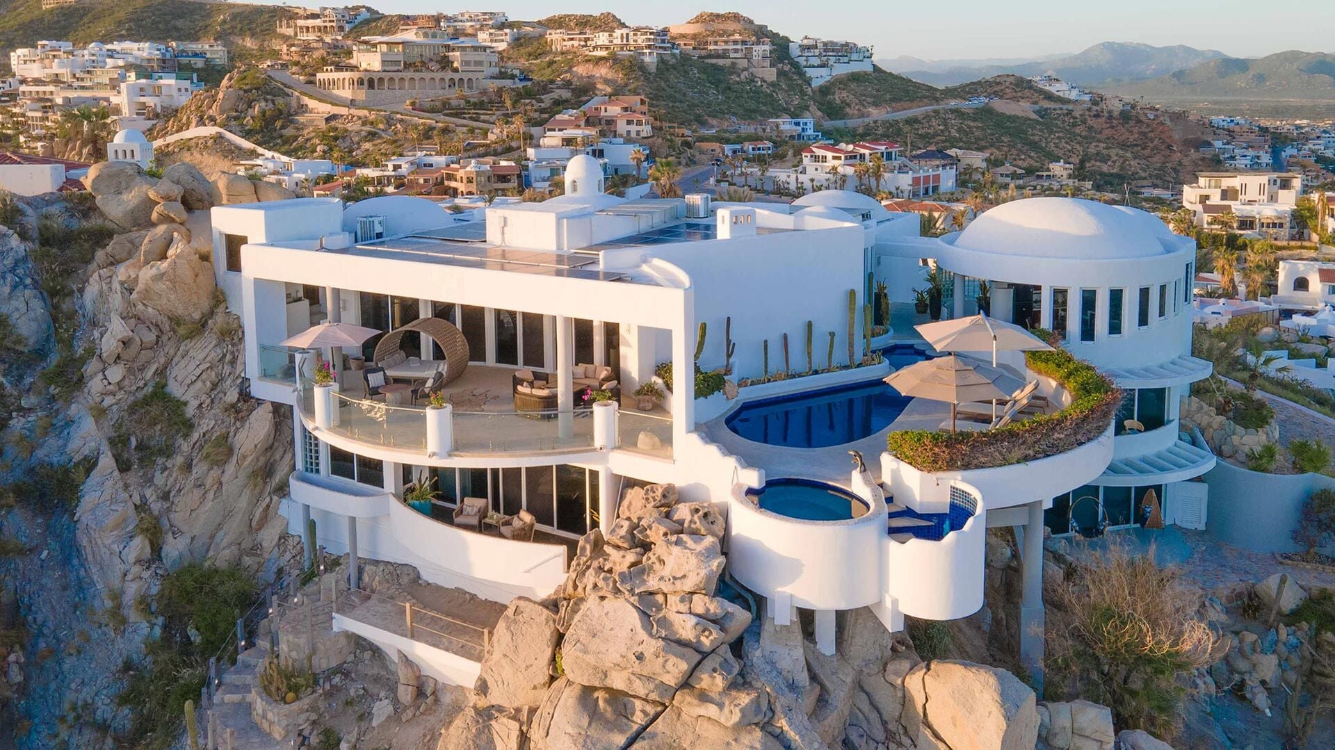 Best Time to Visit Cabo San Lucas: Month-by-Month Guide to Weather, Crowds, and Prices