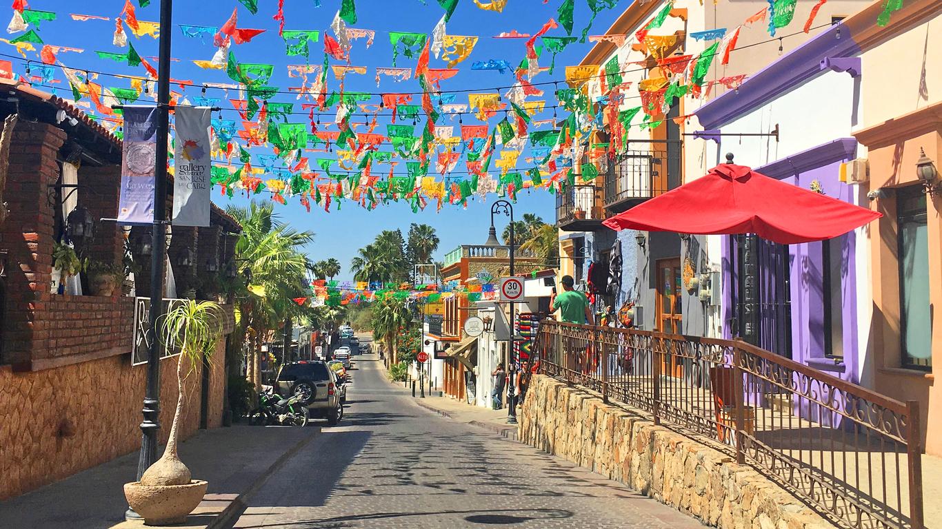 Cabo San Lucas vs. San José del Cabo: Which Side Should You Stay On?